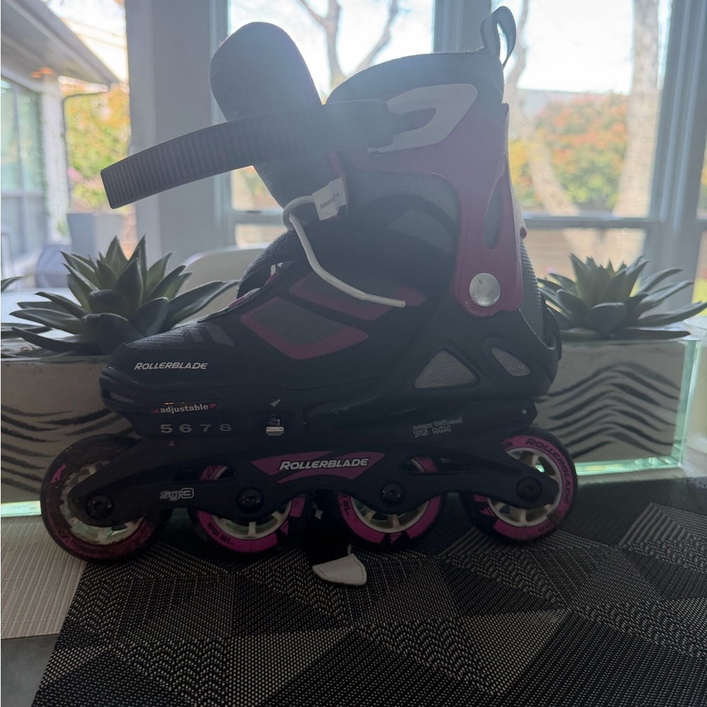 Spitfire Rollerblade in Vibrant Pink